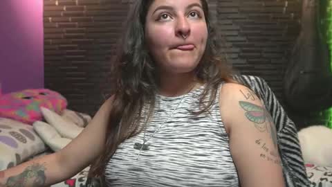 Mia online show from October 2025 04:46:02 AM