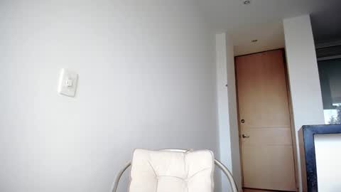 Mia online show from December 2024 07:14:01 PM