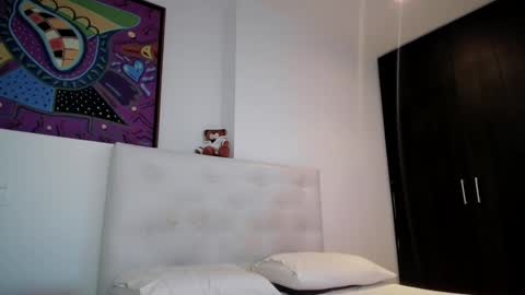 Mia online show from February 2025 11:08:02 PM