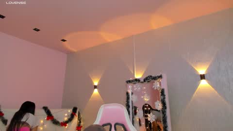 Mia Gomez online show from December 2024 01:33:01 PM