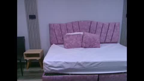 MIA HOTMEZ online show from September 2025 11:46:02 AM
