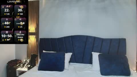 MIA HOTMEZ online show from October 2025 11:42:02 AM