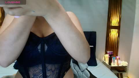 MIA HOTMEZ online show from October 2025 11:55:02 AM