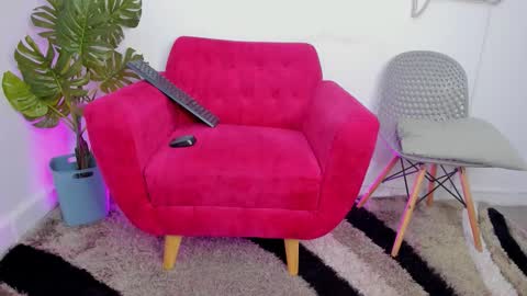 Mia Khalifa online show from October 2025 04:10:02 AM