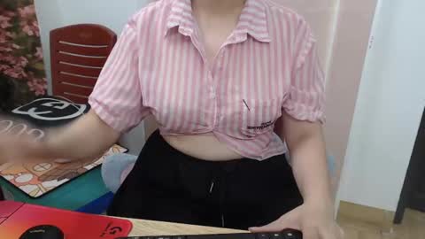 Mia online show from October 2025 03:13:02 AM