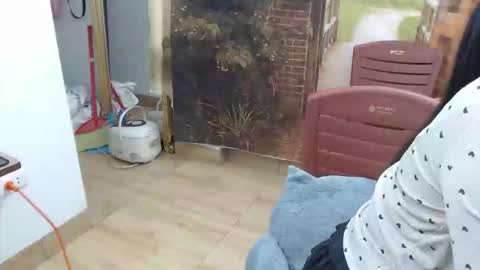 Mia online show from October 2025 03:42:02 AM