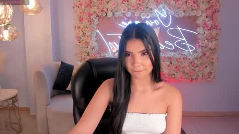 Call me Mia  online show from October 2025 05:11:02 PM