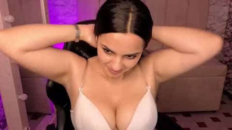 Hi Stream 1500 to 2100 online show from October 2025 01:26:01 AM