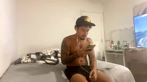 miamiclos1 online show from October 2025 02:32:02 PM