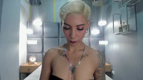 Mia Morgann online show from December 2024 11:34:02 AM