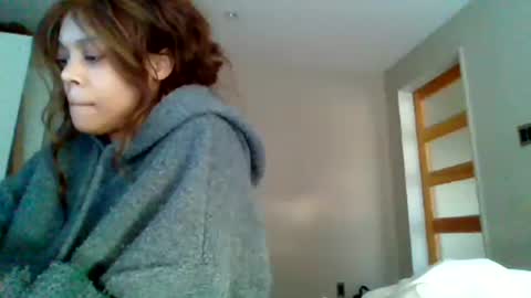 Snapshot of miamuffin8 chatting on December 2024 01:32:02 PM MiaMuffn online show from December 2024 01:32:02 PM