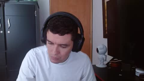 Snapshot of miaou_miaou chatting on February 2025 08:42:01 PM miaou_miaou online show from February 2025 08:42:01 PM