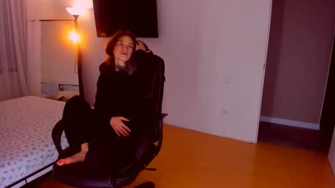 Snapshot of miapaw chatting on November 2025 07:49:02 PM Mia online show from November 2025 07:49:02 PM