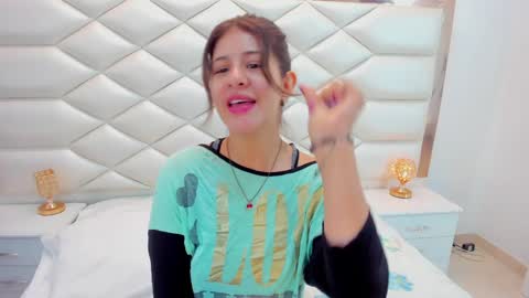 Sweetie Mia online show from January 2025 12:16:01 PM