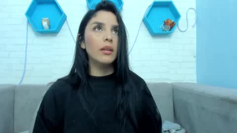 Mia Quevedo online show from March 2025 12:11:02 PM