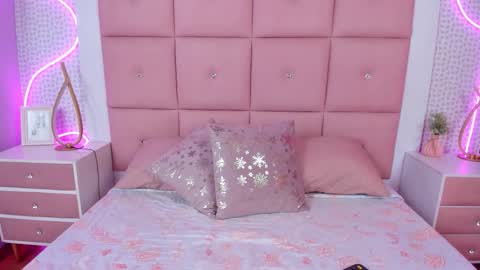 Alejandra  online show from October 2025 03:40:01 AM