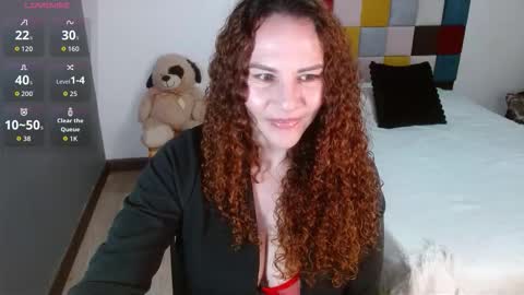 Snapshot of miavellvett chatting on October 2025 06:52:02 PM miavellvett online show from October 2025 06:52:02 PM