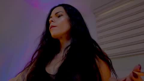 Snapshot of miavero chatting on September 2025 03:17:01 PM Mia online show from September 2025 03:17:01 PM