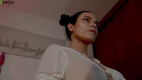 Snapshot of miavero chatting on October 2025 01:54:01 PM Mia online show from October 2025 01:54:01 PM