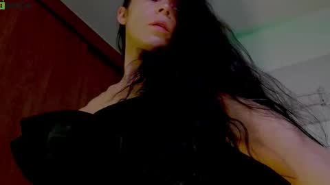 Snapshot of miavero chatting on October 2025 12:49:02 PM Mia online show from October 2025 12:49:02 PM