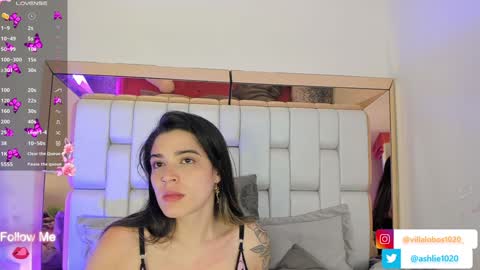 Mia Villalobos online show from December 2024 10:01:01 AM