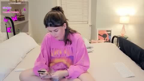 Snapshot of miawallace__ chatting on October 2025 09:35:02 PM Mia online show from October 2025 09:35:02 PM