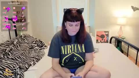 Snapshot of miawallace__ chatting on October 2025 01:03:02 PM Mia online show from October 2025 01:03:02 PM