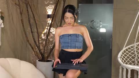 mia online show from March 2025 12:31:01 AM