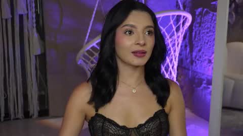 mia online show from October 2025 12:53:02 AM