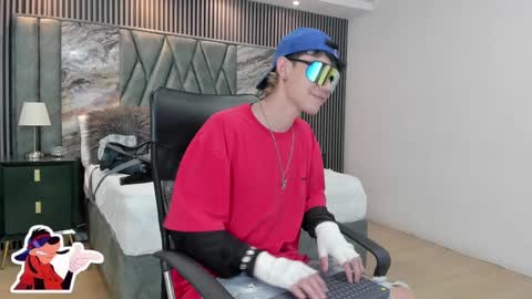 Snapshot of michaeel_blue chatting on October 2025 09:27:01 PM Michael online show from October 2025 09:27:01 PM