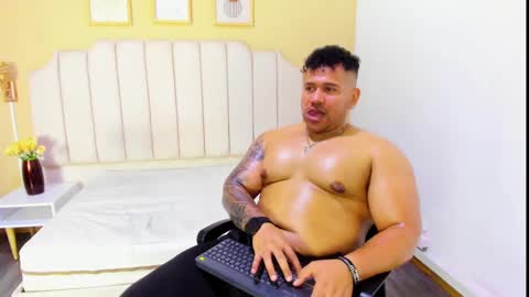 Snapshot of michael_hill1 chatting on October 2025 08:06:02 PM MICHAEL online show from October 2025 08:06:02 PM