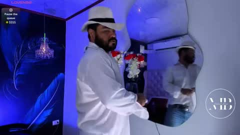 Snapshot of michaelbear_ chatting on November 2025 01:22:01 PM Michael online show from November 2025 01:22:01 PM