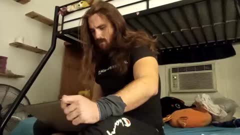 Snapshot of michaeljp1234 chatting on November 2025 09:40:01 AM Hairy Toppins 4U online show from November 2025 09:40:01 AM