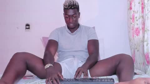 Snapshot of michaell_james chatting on December 2024 10:25:02 PM Michaell online show from December 2024 10:25:02 PM