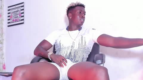 Snapshot of michaell_james chatting on December 2024 01:39:02 AM Michaell online show from December 2024 01:39:02 AM