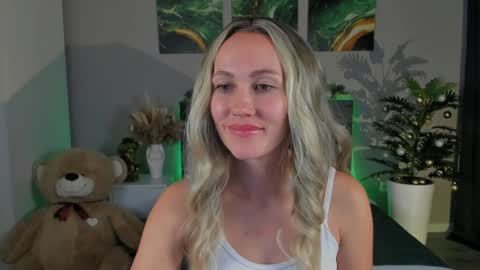 Snapshot of michelleortis chatting on December 2024 04:18:01 PM MichelleOrtis online show from December 2024 04:18:01 PM