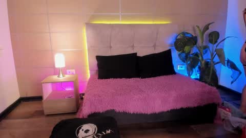 Snapshot of michonne_09 chatting on November 2025 08:20:01 PM michonne_09 online show from November 2025 08:20:01 PM