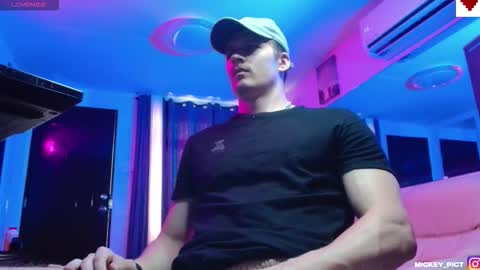 Mickey online show from November 2025 01:39:01 AM