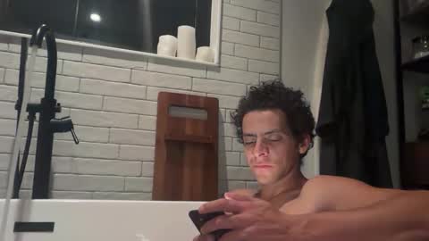 micomoney online show from November 2025 09:00:02 AM