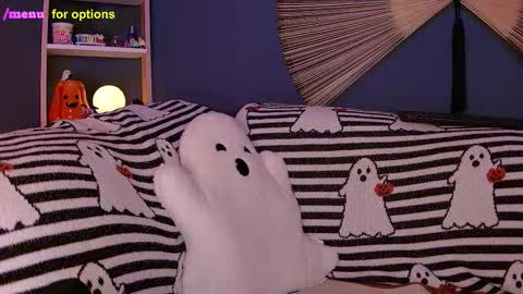 Snapshot of midnight__muse chatting on October 2025 04:35:02 AM Rain online show from October 2025 04:35:02 AM