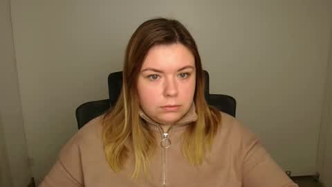 Snapshot of midnightmariana chatting on October 2025 06:19:02 AM Mariana online show from October 2025 06:19:02 AM