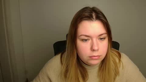 Snapshot of midnightmariana chatting on October 2025 12:09:02 PM Mariana online show from October 2025 12:09:02 PM