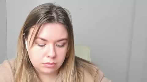 Snapshot of midnightmariana chatting on November 2025 12:37:01 PM Mariana online show from November 2025 12:37:01 PM