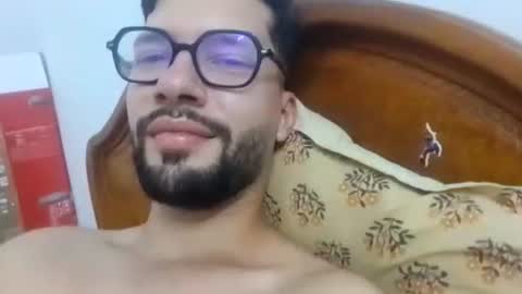 Snapshot of midoumas1 chatting on September 2025 08:32:01 PM Sam online show from September 2025 08:32:01 PM