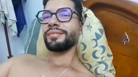 Snapshot of midoumas1 chatting on September 2025 05:35:01 PM Sam online show from September 2025 05:35:01 PM