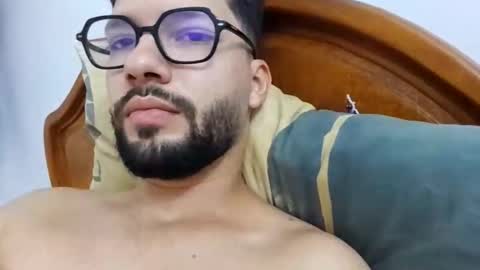 Snapshot of midoumas1 chatting on September 2025 04:12:01 PM Sam online show from September 2025 04:12:01 PM