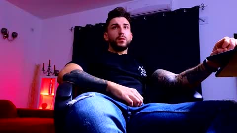 Snapshot of mightyaaron chatting on October 2025 02:06:01 AM MightyAaron online show from October 2025 02:06:01 AM