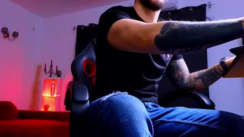 Snapshot of mightyaaron chatting on October 2025 02:52:01 AM MightyAaron online show from October 2025 02:52:01 AM