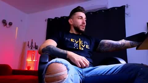 Snapshot of mightyaaron chatting on October 2025 04:22:01 AM MightyAaron online show from October 2025 04:22:01 AM