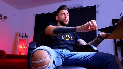 Snapshot of mightyaaron chatting on October 2025 02:31:01 AM MightyAaron online show from October 2025 02:31:01 AM